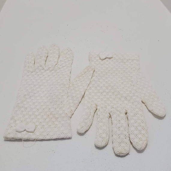 Vintage 1980’s White Stretch Lace Bow Wrist Gloves