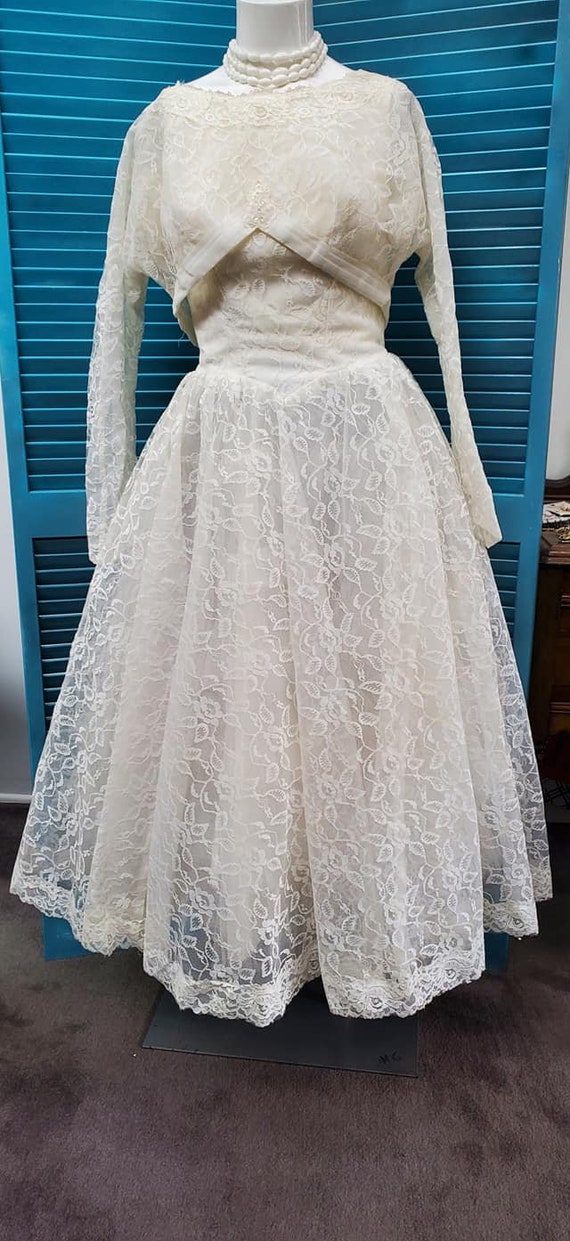 50’s Tea Length Lace & Satin Wedding Dress Vintag… - image 8