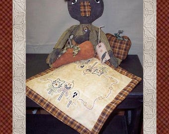 Halloween Friends Table or Place Mat EPATTERN by Primitive Stitches-Instant Download