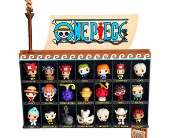 Supporto per esporre la statuetta Kinder Joy di One Piece, design con albero