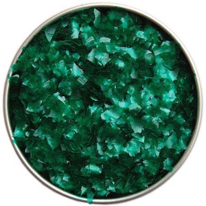 Emerald Green Edible Glitter - dark green edible glitter to sprinkle on your homemade goodies!