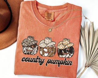 Camiseta de Halloween con calabaza campestre Comfort Colors®, camiseta de Halloween estilo western, camiseta con estampado de calabaza, camiseta de Halloween vaquera, camiseta de calabaza "Howdy"