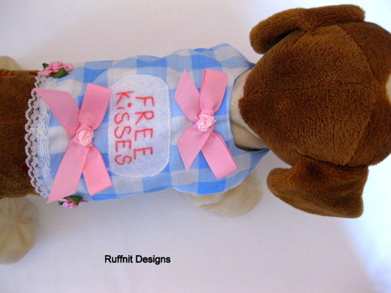 Dog top Free Kisses New