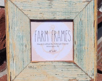 Cadre photo ancien en bois bleu et beige 4 x 4