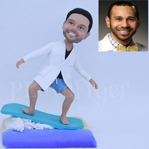 Personalisierte Surfer Bobblehead, Geschenk für Strandliebhaber, Benutzerdefinierte Surfen Bobbleheads für Mann, Benutzerdefinierte Strand Surfen Figuren für Freund