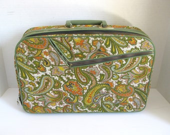 Vintage Style Blue and White Paisley Print Sports Bag