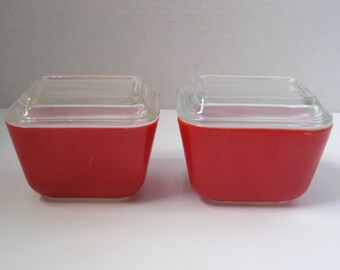 Vintage Red Pyrex Refrigerator Dishes With Lids 501-B Set of 2