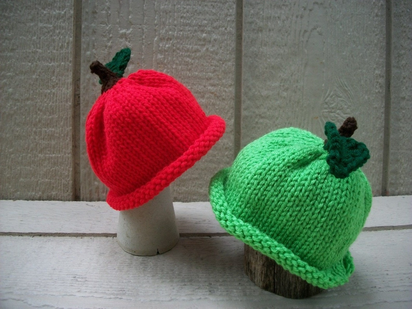 Apple Beanie Hats NewBorn photo props 2 Hand Knit Hats twins | Etsy