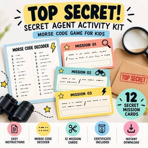 Könnte beinhalten: Ein Top Secret Geheimagenten-Aktivitätsset mit einem Morsecode-Decoder-Blatt, drei Missionskarten mit der Aufschrift 01, 02 und 03, einer Lupe und einem schwarzen Fernglas. Das Set enthält 12 geheime Missionskarten und Anleitungen.