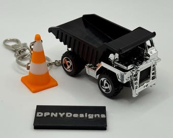 Portachiavi con autocarro con cassone ribaltabile (argento) per operaio edile / Bulldozer, escavatore, autocarro con cassone ribaltabile pressofuso + targhetta conica / Regalo per l'edilizia