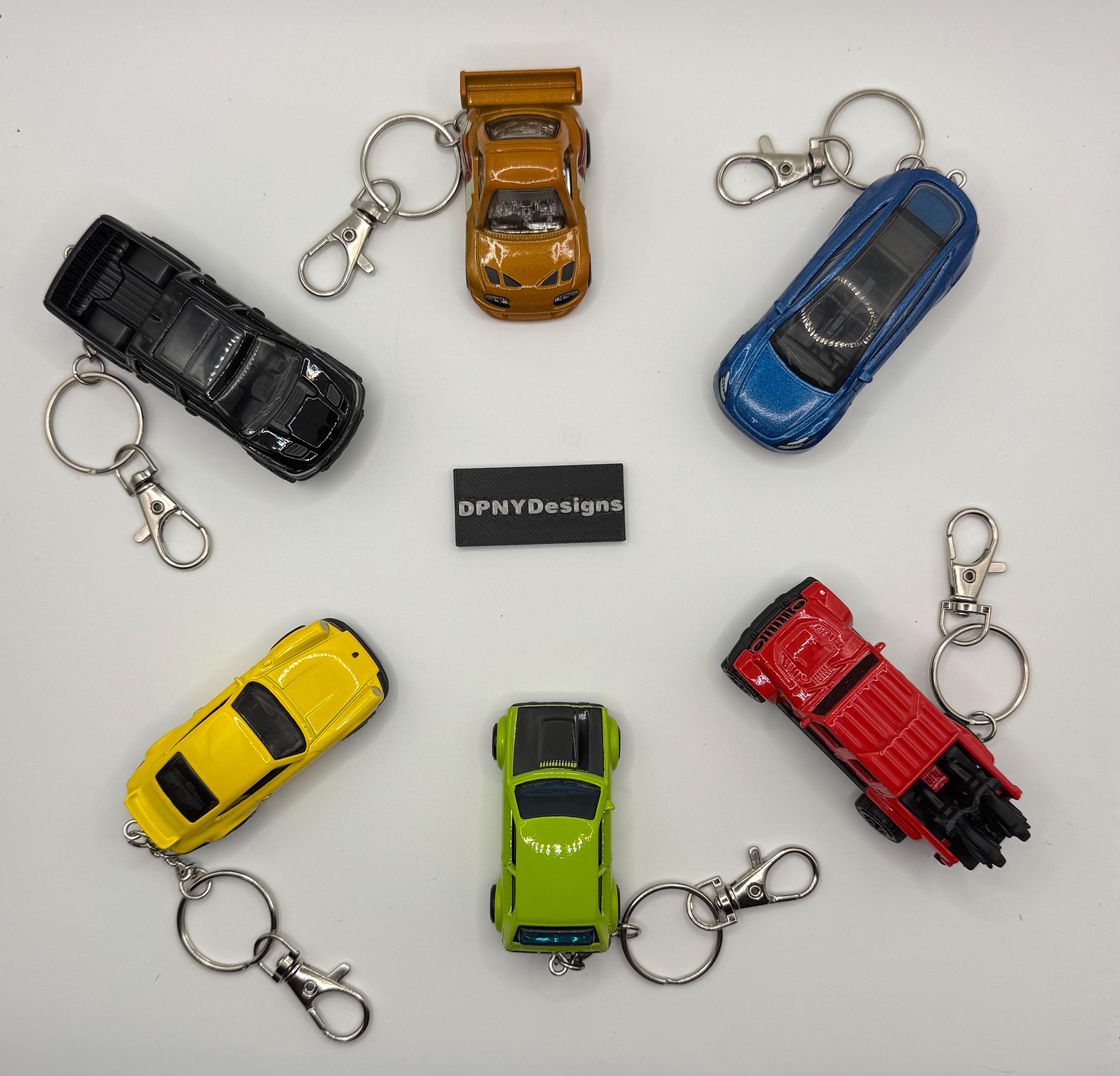 Custom '82 Datsun 280ZX (dark Grey/gold/silver) Keychain | Red