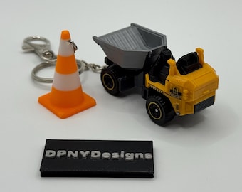 Portachiavi con dumper da cantiere per operai edili / Bulldozer, escavatore, autocarro con cassone ribaltabile pressofuso + targhetta a forma di cono / Regalo per gli appassionati di edilizia