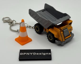 Portachiavi con autocarro con cassone ribaltabile (giallo/grigio) per operaio edile / Bulldozer, escavatore, autocarro con cassone ribaltabile pressofuso + targhetta a cono / Regalo per l'edilizia