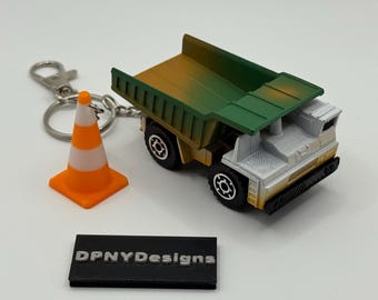 Portachiavi con autocarro con cassone ribaltabile (verde/bianco) per operaio edile / Bulldozer, escavatore, autocarro con cassone ribaltabile pressofuso + targhetta a forma di cono / Regalo per appassionati di edilizia