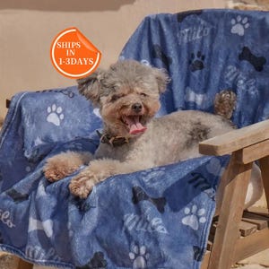 Aangepaste huisdierennaam op deken, deken met naam huisdier, naamdeken puppy met bedrukt pootje, deken huisdiercadeau, cadeaus voor hondenbezitter, cadeau nieuwe hond