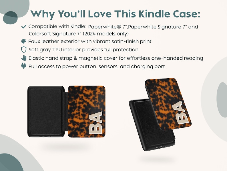 Op de afbeelding: Kindle-hoesje met een schildpadpatroon en de initialen "BA". De hoes wordt open en dicht getoond, met de tekst "Why You'll Love This Kindle Case:" bovenaan, met functies zoals een magnetische sluiting.