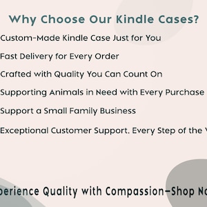 Op de afbeelding: Een promotionele afbeelding met de tekst "Waarom kiezen voor onze Kindle-hoesjes?" gevolgd door een lijst met voordelen, waaronder op maat gemaakte hoesjes, snelle levering en steun aan dieren. De afbeelding heeft een zacht, neutraal kleurenpalet.