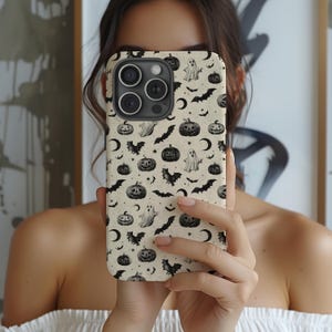 Halloween Phone Case Spooky Ghosts Pumpkins Bat Aesthetic Fall Case for iPhone 16 15 14 13 12 11 Pro Max Plus Galaxy S25 S24 S23 S22 Pixel 9