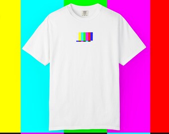 Dead Signal Graphic Tee, verzerrter Text-Stil, Komfortfarben-Shirt