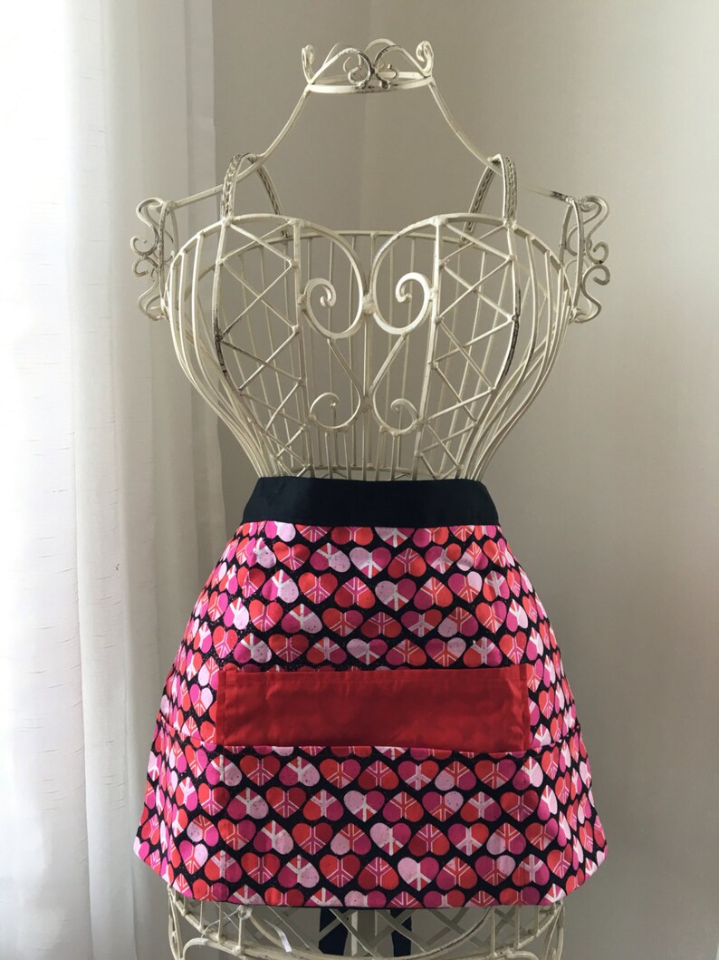 4 Pockets Vendor Half Apron Waist Craft Teacher Art iPad Colorful Red Pink Hearts Fabric