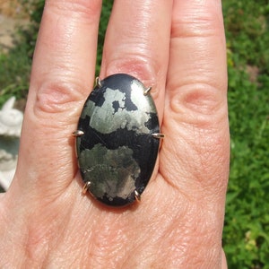 Apache Gold Ring, large black and gold stone, bronze size 10