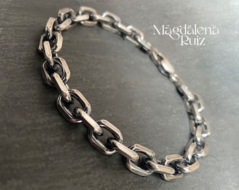 Mens heavy, chunky, 7.6mm thick chain bracelet  in sterling silver.