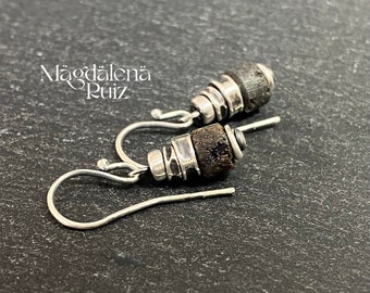 Dainty, rustic amber earrings. Hammered silver earrings. Dark Baltic amber cylinder earrings.