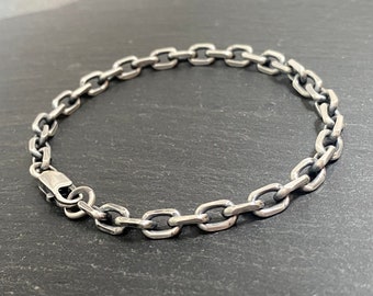 Mens chain bracelet  in sterling silver.