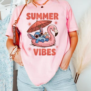 Stitch Summer Vibes T-Shirt, Stitch Summer Shirt, Summer Vibes Shirt, Disney Summer Shirt, Disney Vacation Shirt, Disney Family Shirt afbeelding 4