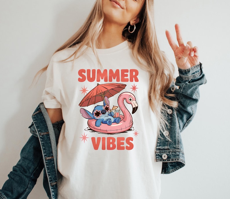 Stitch Summer Vibes T-Shirt, Stitch Summer Shirt, Summer Vibes Shirt, Disney Summer Shirt, Disney Vacation Shirt, Disney Family Shirt afbeelding 2