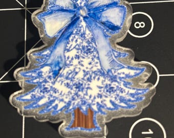 Blue Christmas Tree  badge reel