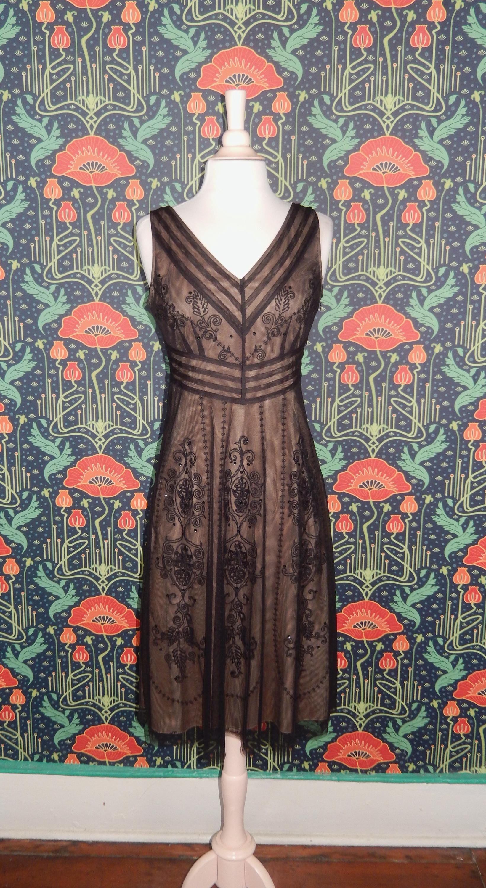 green emerald velvet dress Amazon.com: Women Vintage Embroidered Evening Dress V Neck Short 3/4  Sleeves Wedding Cocktail A Line Midi Gown(S,S1) : Clothing, Shoes & Jewelry