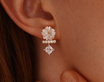 Mother of Pearl Flower Earrings, Dainty Diamond Earrings, Minimalist Pearl Earrings, Bridal Earrings, Weeding Gift, Bridesmaid Gift for Her