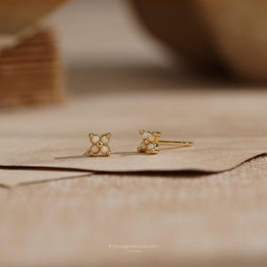 Mini Flower Opal Stud Earrings, Gold/Silver Stud Earrings, Minimalism Opal Earrings, Bridesmaid Gift, Birthday Gift, Christmas Gift for Her