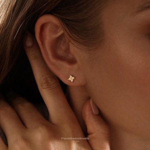 Mini Flower Opal Stud Earrings, Gold/Silver Stud Earrings, Minimalism Opal Earrings, Bridesmaid Gift, Birthday Gift, Christmas Gift for Her