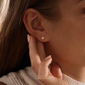 Mini Flower Opal Stud Earrings, Gold/Silver Stud Earrings, Minimalism Opal Earrings, Bridesmaid Gift, Birthday Gift, Christmas Gift for Her