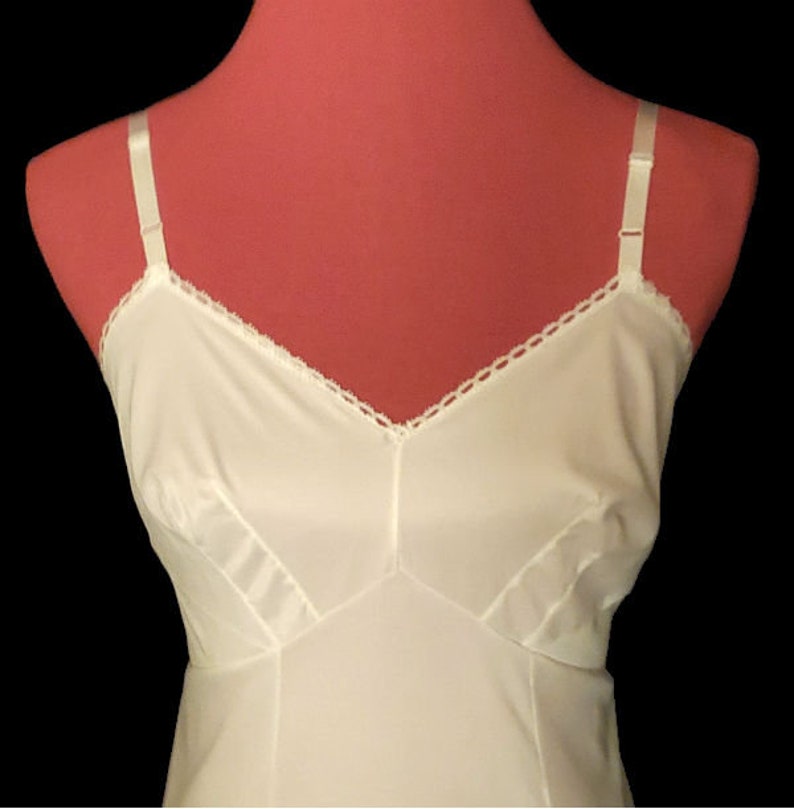 Vintage Slip 34 VAN RAALTE Ivory Nylon Taffeta Lace Full Dress