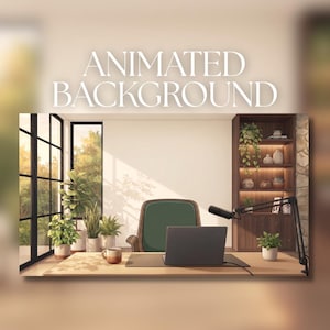 Puede incluir: Un fondo animado que muestra una oficina en casa con un escritorio, una computadora portátil, un micrófono en un brazo, una silla verde y varias plantas en macetas. Grandes ventanas muestran árboles y una estantería de madera con decoración.