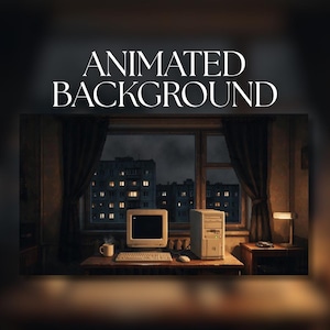 Op de afbeelding: Een geanimeerde achtergrond met een beige vintage computer op een houten bureau in een donkere kamer. Een raam kijkt 's nachts uit op een donker appartementencomplex. De tekst ANIMATED BACKGROUND staat in het wit bovenaan de afbeelding.