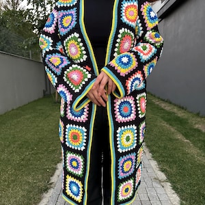 Cardigan all&#39;uncinetto Grandma Square, giacca boho colorata, cappotto da festival retrò, maglione vintage, maglieria boho, regalo