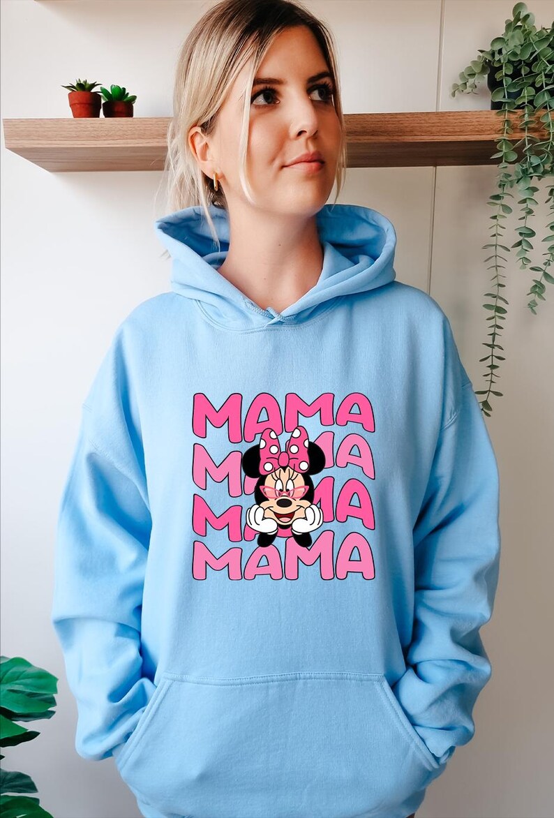 Mama Minnie Mouse Hoodie: Retro Disney Trip Hooded Sweatshirt, Mothers Day Gift, Mama Pullover Bild 1