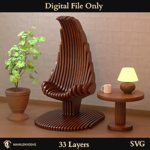 Puede incluir: Silla de madera marrón con un diseño único, construida con múltiples capas curvas. Una pequeña mesa auxiliar con una lámpara y una planta en maceta también están presentes. El texto "Digital File Only" está en la parte superior.