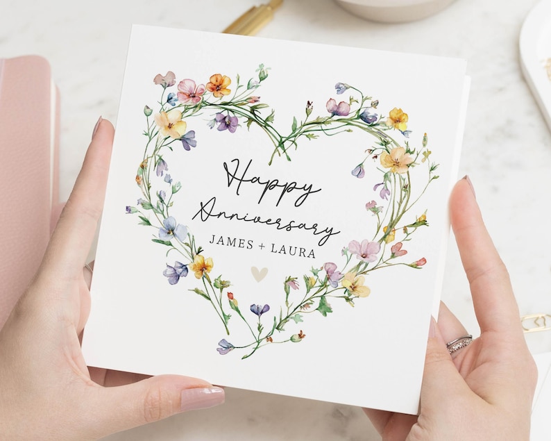 Carte d'anniversaire, carte d'anniversaire personnalisée, carte coeur floral, carte d'anniversaire pour couple, carte d'anniversaire personnalisée pour lui ou elle image 1