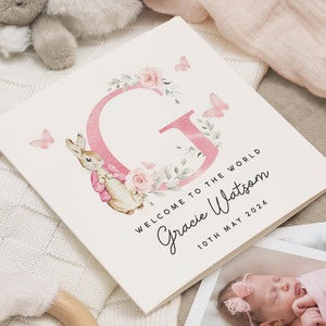 Gepersonaliseerde nieuwe babykaart meisje, cadeau nieuwe babymeisje, gefeliciteerd nieuwe babykaart, kaart vriend nieuwe baby, Welcome To The World Card Baby