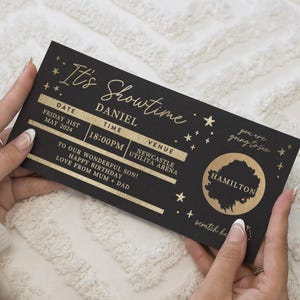 Vale-presente para teatro, ingresso para Hamilton, raspadinha para teatro, ingresso para musical, raspadinha para revelar surpresa de Natal, você vai a um show
