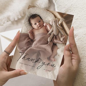 Nouvelle photo de cartes de remerciement petite fille, cartes de remerciement modifiables, carte postale de remerciement personnalisée, nouvelle petite fille, carte de remerciement