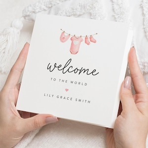 Herzlichen Glückwunsch neue Baby Mädchen Karte, Willkommen im Welt Baby Mädchen, personalisierte neue Baby Karte, Freund Schwangerschaftskarte, Willkommen neues Baby Mädchen