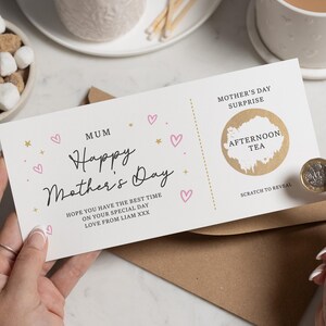Regalo per la festa della mamma, buono regalo gratta e vinci per la mamma, biglietto per il tè pomeridiano per la mamma, buono regalo per una giornata alla spa per la festa della mamma, buono regalo per la festa della mamma