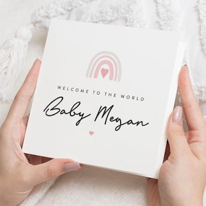 Gepersonaliseerde nieuwe babymeisjeskaart, Welcome To The World-kaart baby, nieuwe babymeisjescadeau, gefeliciteerd nieuwe babykaart, vriend nieuwe babykaart