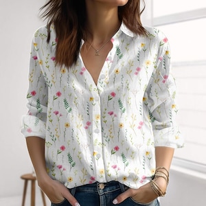 Camisa vintage de lino con estampado de flores silvestres, blusa floral, camisa de jardinería para mujer, top informal de inspiración primaveral, camisa con estampado natural